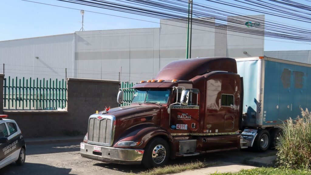 transportista-burla-reten-falso-en-la-puebla-orizaba-delincuentes-le-disparan