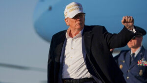 Miedo y caos marcan los primeros 100 días del segundo mandato de Donald Trump