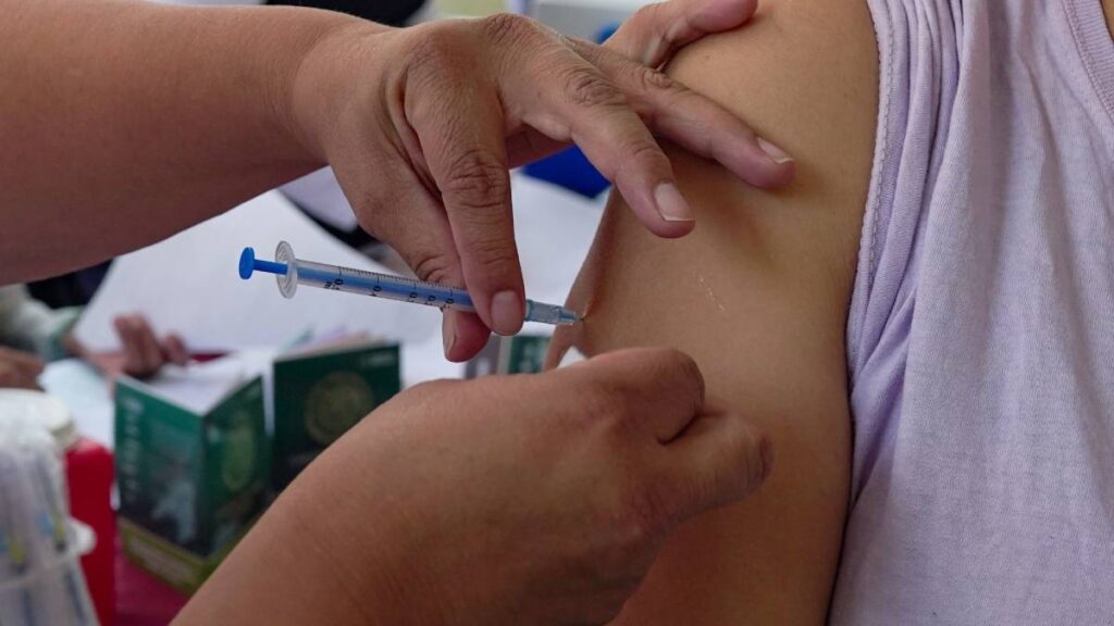 Checa quiénes se pueden aplicar cada vacuna en Edomex.
