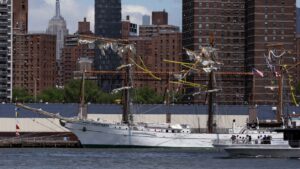 A la brevedad, volverán a México 180 cadetes del buque Cuauhtémoc; Embajada prepara vuelos