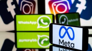 Cárteles usan redes para vender drogas y reclutar jóvenes, revela la DEA