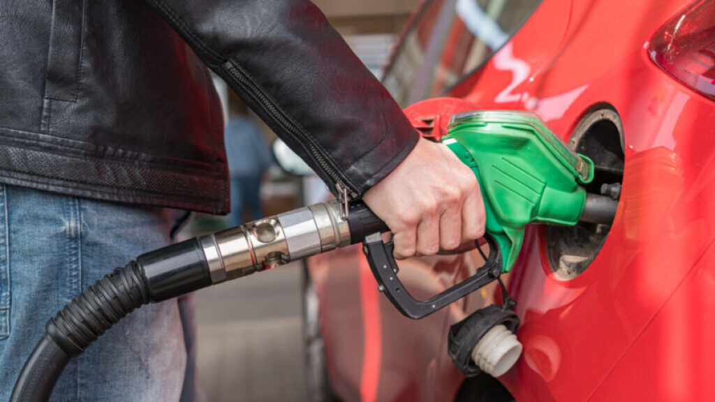 ahorrar gasolina sin modificar el coche