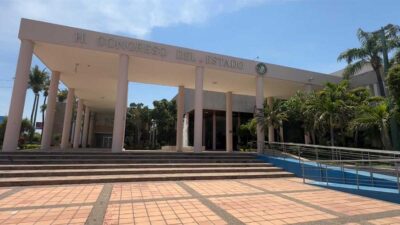 El Congreso local desaforó al alcalde de Ahome.