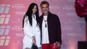Así es la Casa Rosa de Alejandro Fernández y Karla Laveaga: arte, diseño y familia
