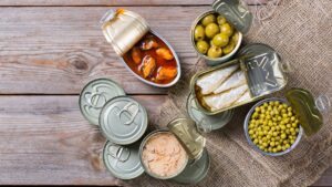 ¿Es realmente seguro comer alimentos enlatados?