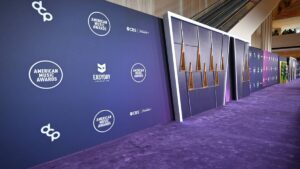American Music Awards 2025: Estos son los mejores looks de la alfombra roja