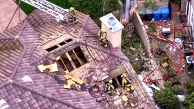 Cae avioneta en pleno barrio residencial de California