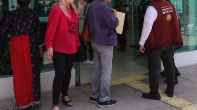 Banco del Bienestar alerta sobre página falsa para consultar saldo; adultos mayores deben usar solo canales oficiales para evitar fraudes.