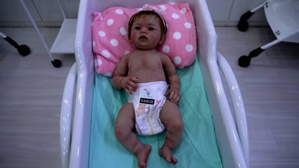¿Tétricos o tiernos? Bebés hiperrealistas en Brasil causan furor; ve por qué los hacen
