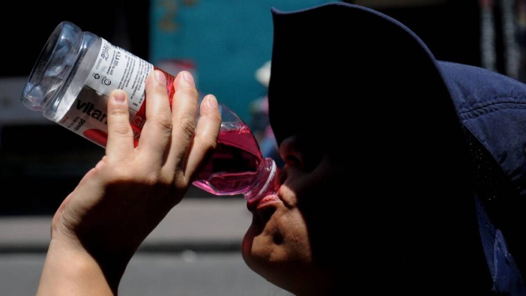 ¿Sabes cómo protegerte de la onda de calor en CDMX?