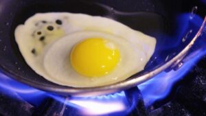 Huevos cocidos por el calor: insólita compra en Mexicali