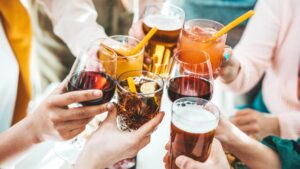 ¿Qué engorda más, una copa de vino o una cerveza?