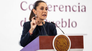 Sheinbaum pide a EE. UU. no tratar como criminales a migrantes mexicanos