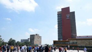 ¿Eres exalumno de la UNAM? Así puedes tramitar tu credencial y obtener descuentos