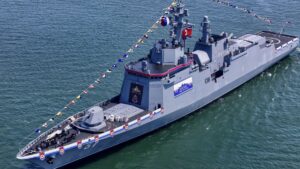 Se registra accidente durante ceremonia de botadura de destructor naval norcoreano; Kim Jong Un lo califica de “acto criminal”