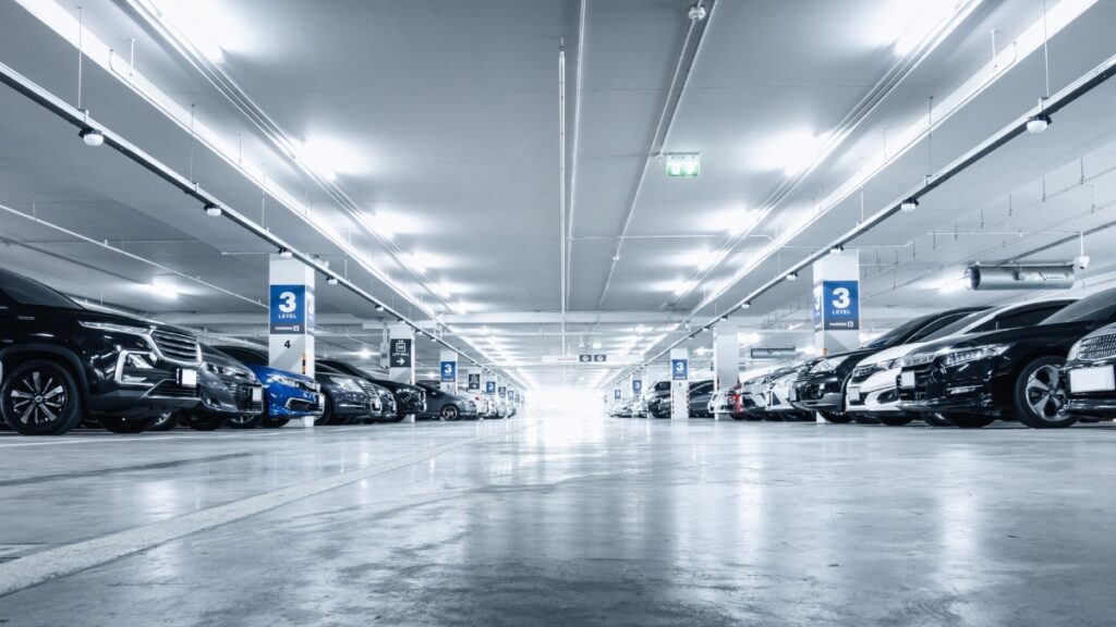 ¿El estacionamiento está obligado a pagar daños o pérdida de vehículo?