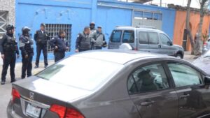 Los errores más comunes que cometes al dejar tu coche estacionado (y que los ladrones aprovechan)