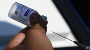 Estados Unidos dejará de recomendar las vacunas anticovid-19 para niños y embarazadas; ve por qué