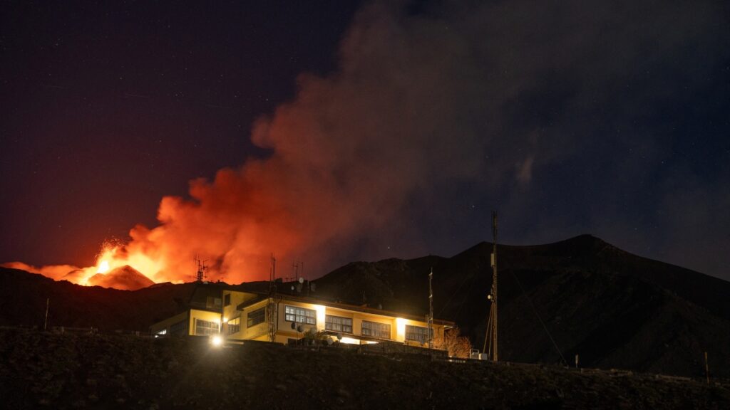 Etna, el volcán más activo de Europa, intensifica su actividad