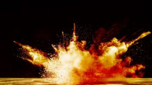 Explotan artefactos durante peritaje de restos humanos en Puebla; hay dos policías heridos