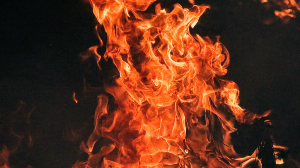 graban a hombre que se prendió fuego en Metro de Brasil