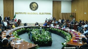 Exigen al INE revisar convocatoria que “promueve aborto y excluye a jóvenes provida”