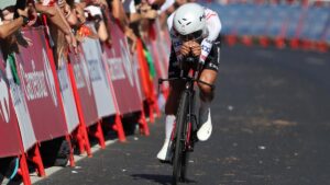 El mexicano Isaac del Toro se luce y logra un liderato histórico en el Giro de Italia