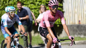 ¡Un paso más cerca! Isaac del Toro sobrevive una jornada más y se afianza en el liderato del Giro de Italia 2025