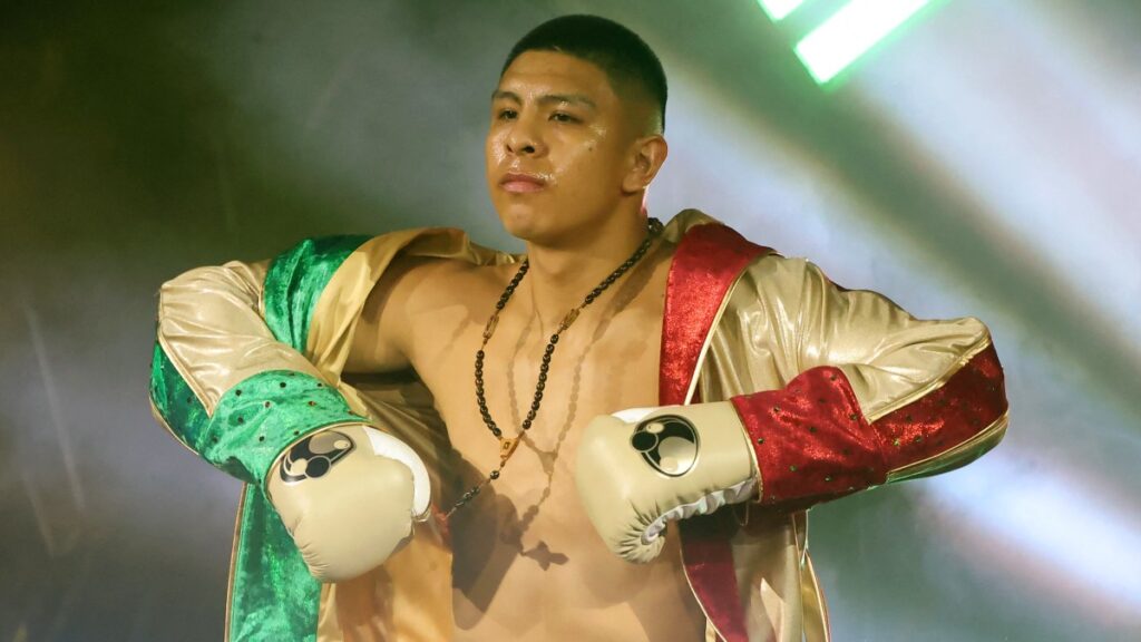 Jaime Munguía venció por decisión unánime al francés Bruno Surace, en Riad, Arabia Saudita, y consumó la revancha.