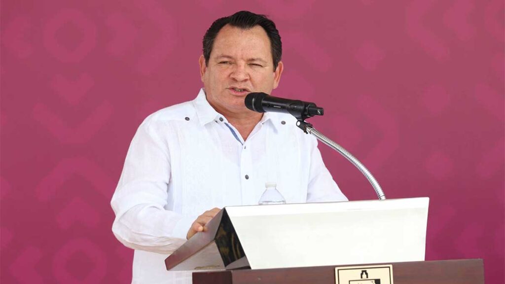 Joaquín Díaz Mena, gobernador de Yucatán.