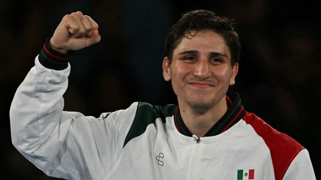 Marco Verde, luego de conquistar la medalla de plata en los Juegos Olímpicos de París 2024, hará su debut profesional.