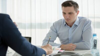 ¿Buscas trabajo? Evita este error, podrías perder el 80% de las ofertas laborales