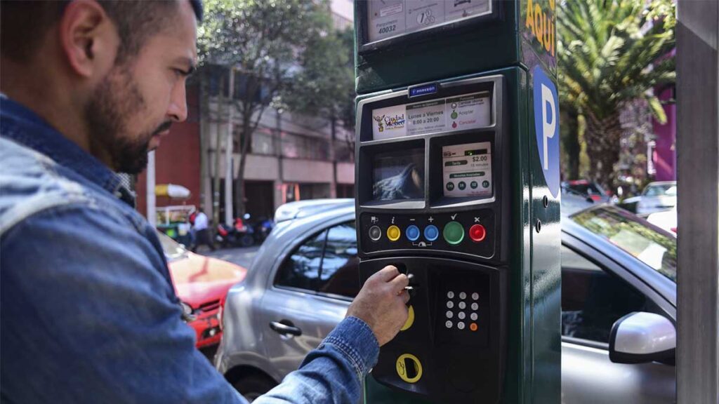 Se instalarán nuevos parquímetros en Monterrey.