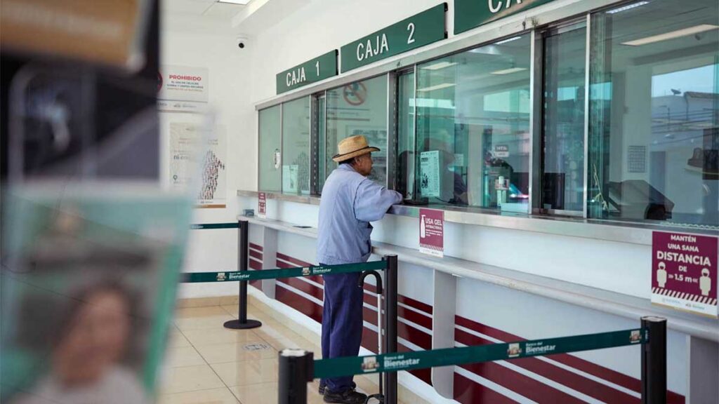 Sigue la entrega de las Pensiones del Bienestar.