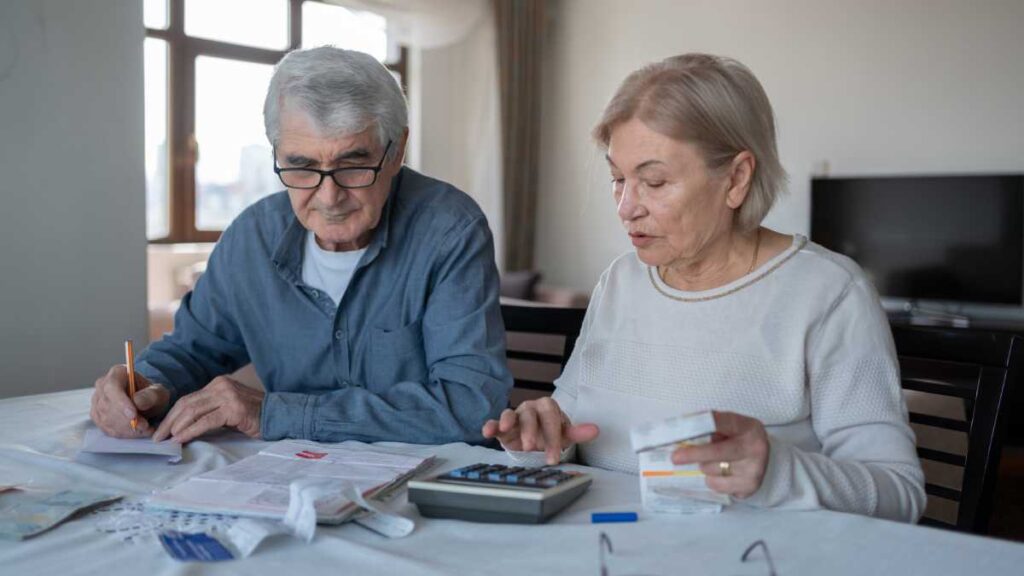 Por este motivo no te depositaron tu pensión de adulto mayor. Getty