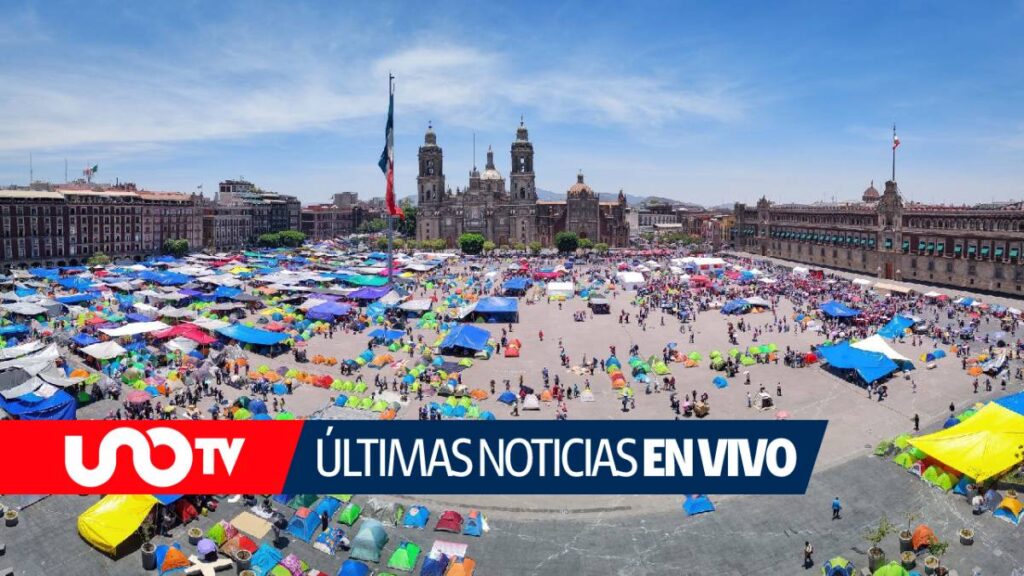 Maestros instalan plantón en el Zócalo de la CDMX
