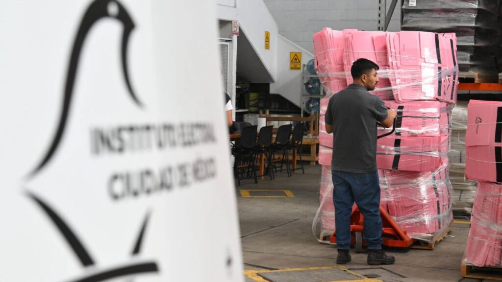 Distribuyen materiales para elección el Poder Judicial CDMX.