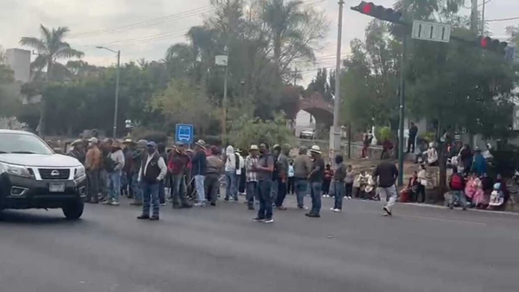 Manifestantes durante protesta en Morelia, Michoacán.