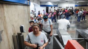 ¡Metro de la CDMX gratis! CNTE toma estaciones y permite acceso libre a usuarios
