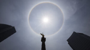 Bellas postales: raro fenómeno sorprendió hoy a CDMX