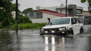 ¿Qué hacer si se apaga tu auto en un charco o zona inundada?