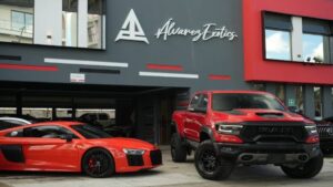 Catean negocio de autos de lujo del Canelo Álvarez en Zapopan; no hallan irregularidades