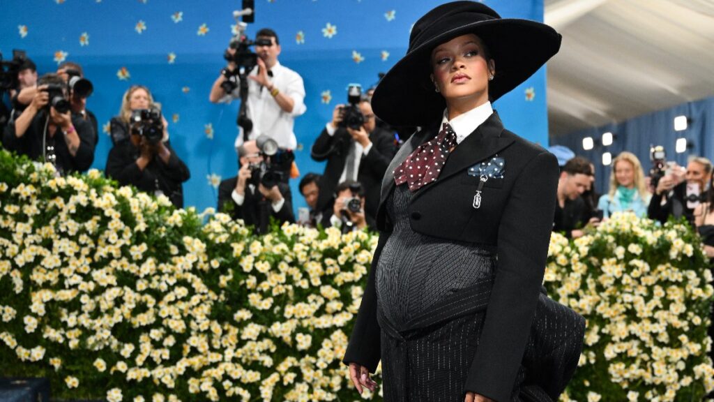 Rihanna confirms her third pregnancy in the Met Gala 2025 Rihanna confirms her third pregnancy in the Met Gala 2025