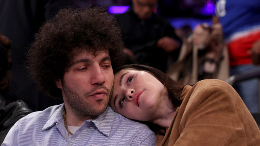 Selena Gomez silence rumors of infidelity and publishes image of Benny Blanco Selena Gomez silence rumors of infidelity and publishes image of Benny Blanco