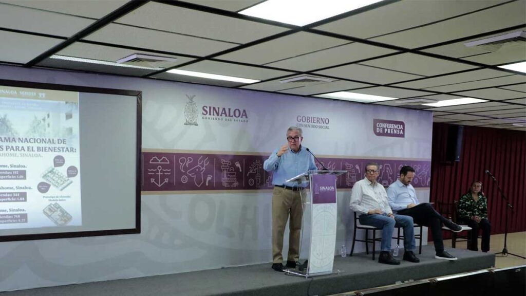 Rocha Moya anunció que se construirán 14 mil casas.