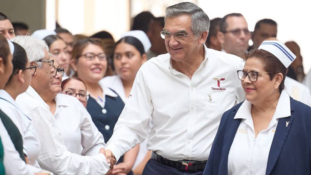 Américo Villareal saluda a enfermeros de Tamaulipas.