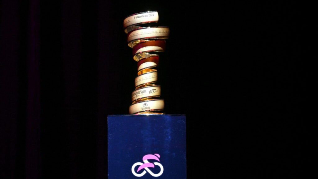 Así es el trofeo "Senza Fine" del Giro de Italia 2025