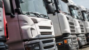 Caen ventas de vehículos pesados; abril, el peor mes del año