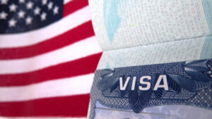 EE. UU. suspende nuevas entrevistas para visas de estudiantes