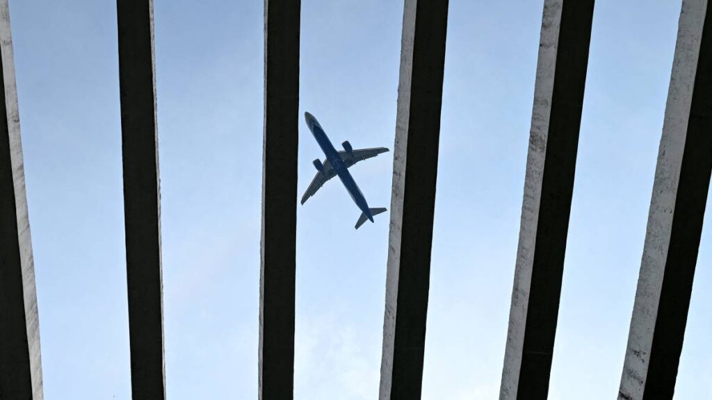 suspenden vuelos a Irán